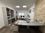 Büro - Gewerbegrundstück nur komplett anzumieten mit drei Hallen und Büro- HR 3758