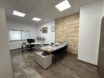 Büro - Gewerbegrundstück nur komplett anzumieten mit drei Hallen und Büro- HR 3758