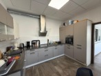 Teeküche - Gewerbegrundstück nur komplett anzumieten mit drei Hallen und Büro- HR 3758