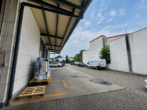 Überdachte Freifläche - Gewerbegrundstück mit Halle, offenem Lager, Freifläche und Büro in Bestlage an A 650 – HR 4256